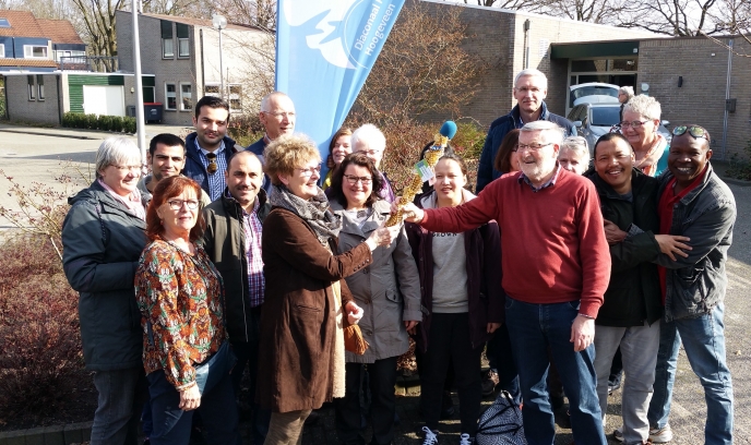 Estafettestok vrijwilligerswerk naar Werkgroep AZC