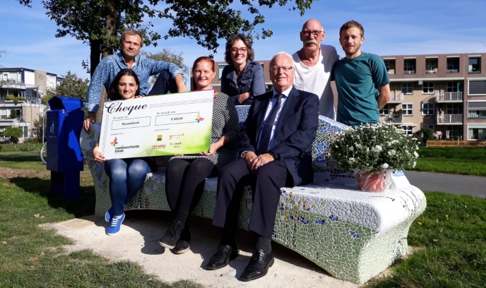 Bijdrage van Leefbaarheidsfonds voor project mozaiekbank Steenbergerpark