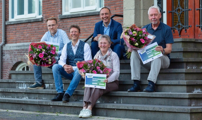 Drie nieuwe wooncoaches ontvangen certificaat